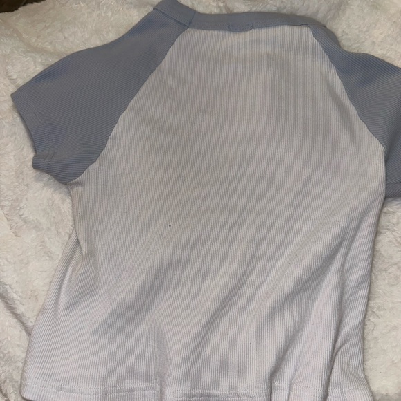 Brandy Melville baby tee size small - Picture 3 of 3
